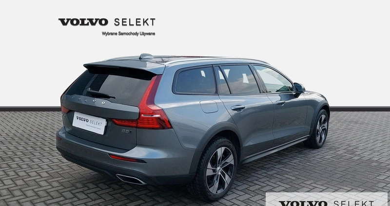 Volvo V60 Cross Country cena 178000 przebieg: 63043, rok produkcji 2021 z Legionowo małe 379